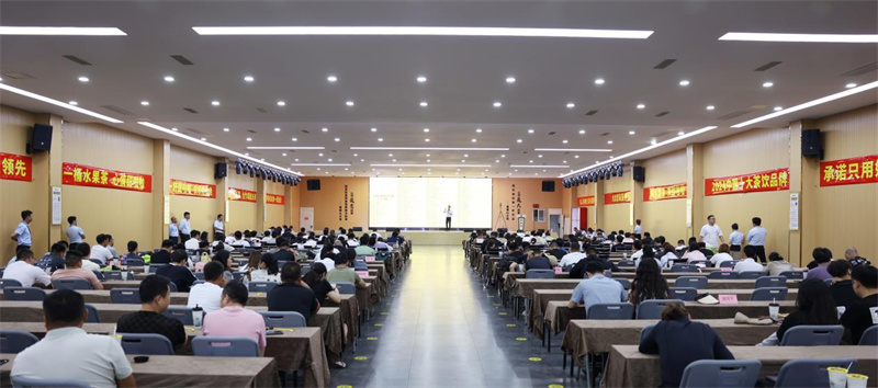 “服務(wù)+利他”甜啦啦穩(wěn)中求進(jìn)，8月飲品推介會(huì)圓滿落幕！