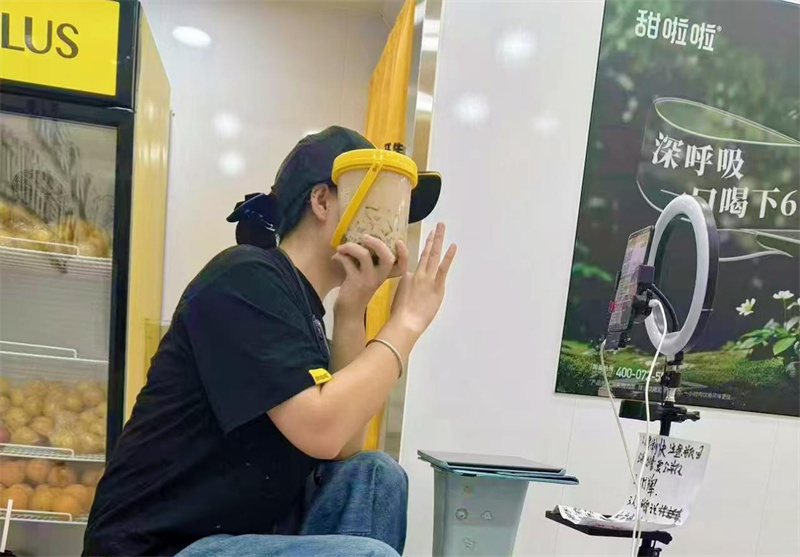 從抖音小白到直播達(dá)人，甜啦啦95后加盟商的逆襲之路